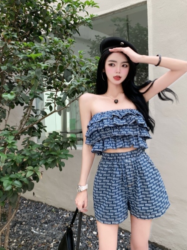 Real shot ~ Spring sexy off-shoulder ruffled tube top + high-waisted wide-leg shorts two-piece set