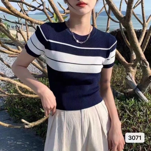 夏季新款韩版时尚简约圆领条纹百搭短袖上衣女