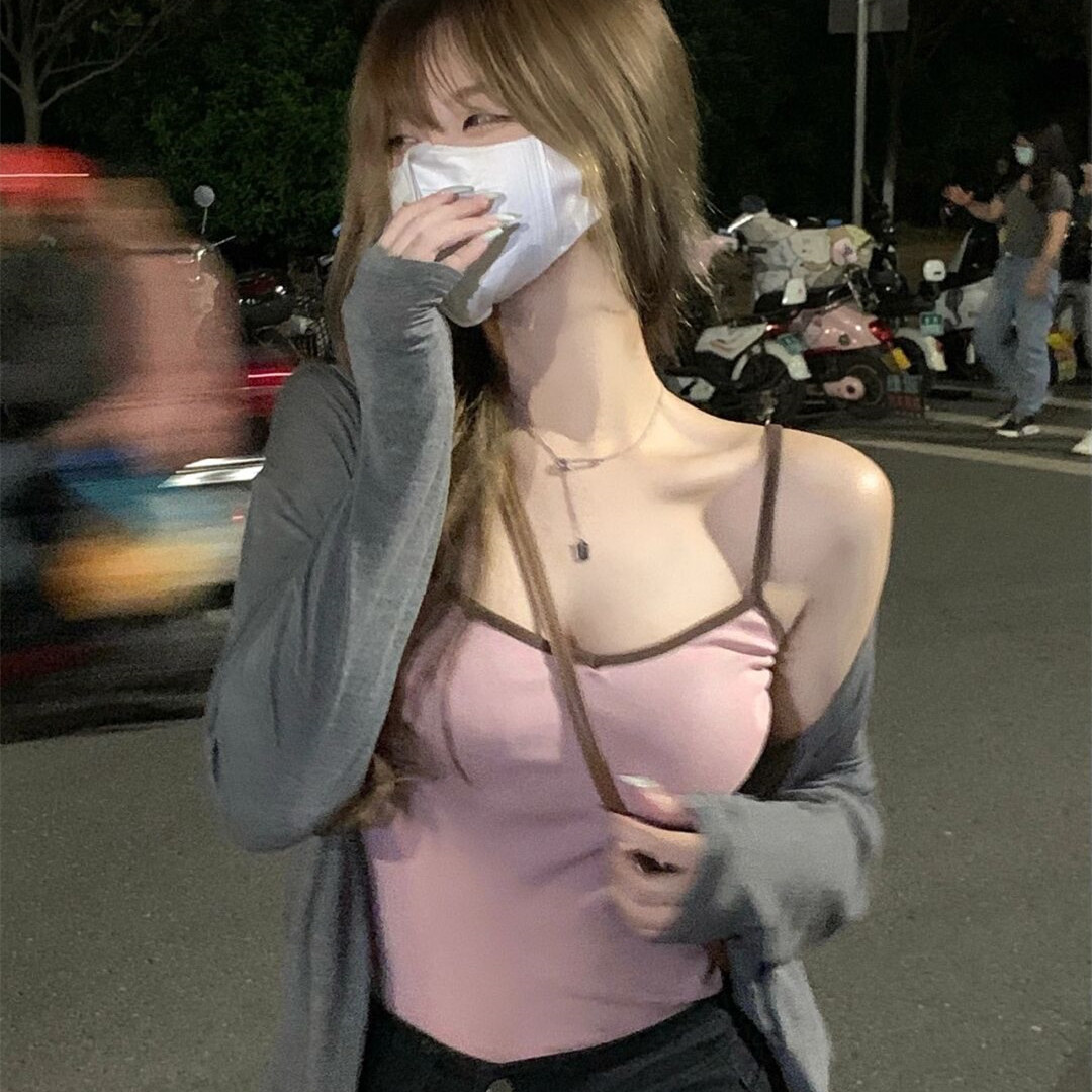 已出貨 粉色小吊帶女短款修身背心套裝夏季甜辣妹外穿上衣ins風
