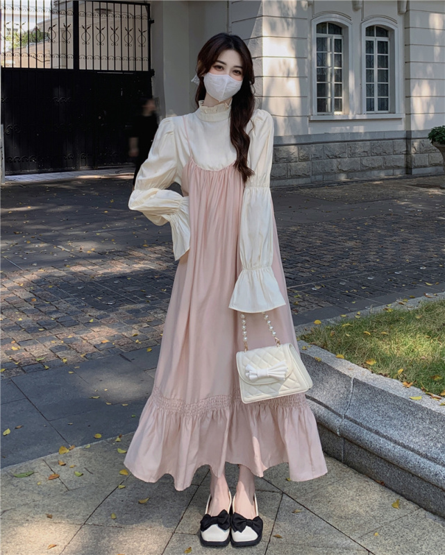 Real shot of exquisite bell-sleeved shirt + French gentle suspender fishtail skirt suit