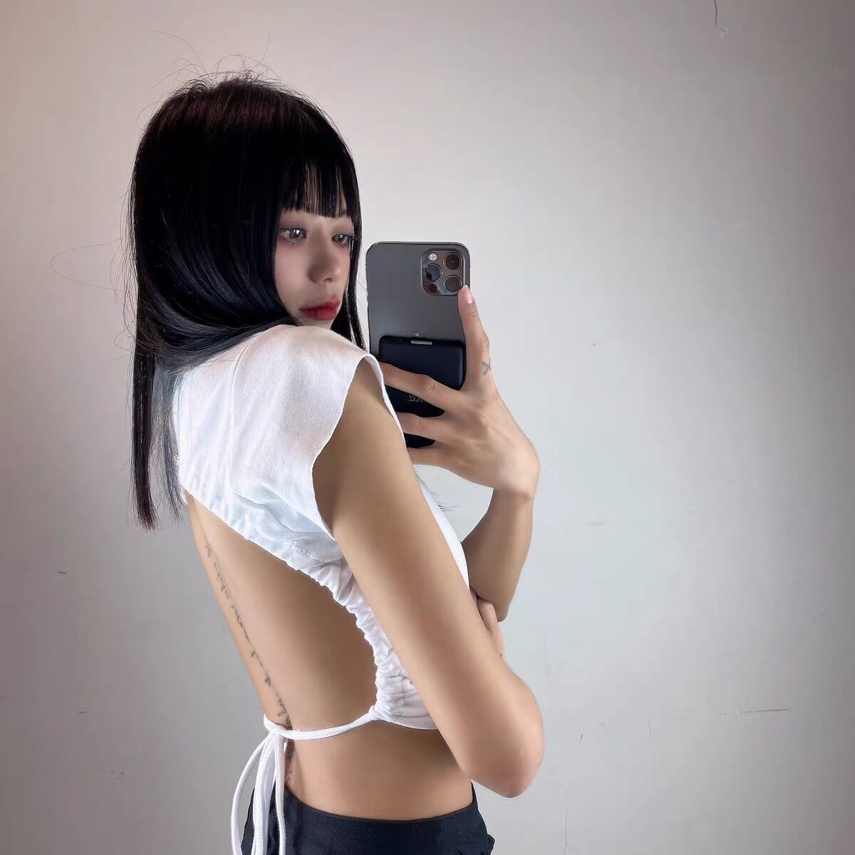 歐美范大露背系帶修身露腰t恤女士夏天性感辣妹上衣