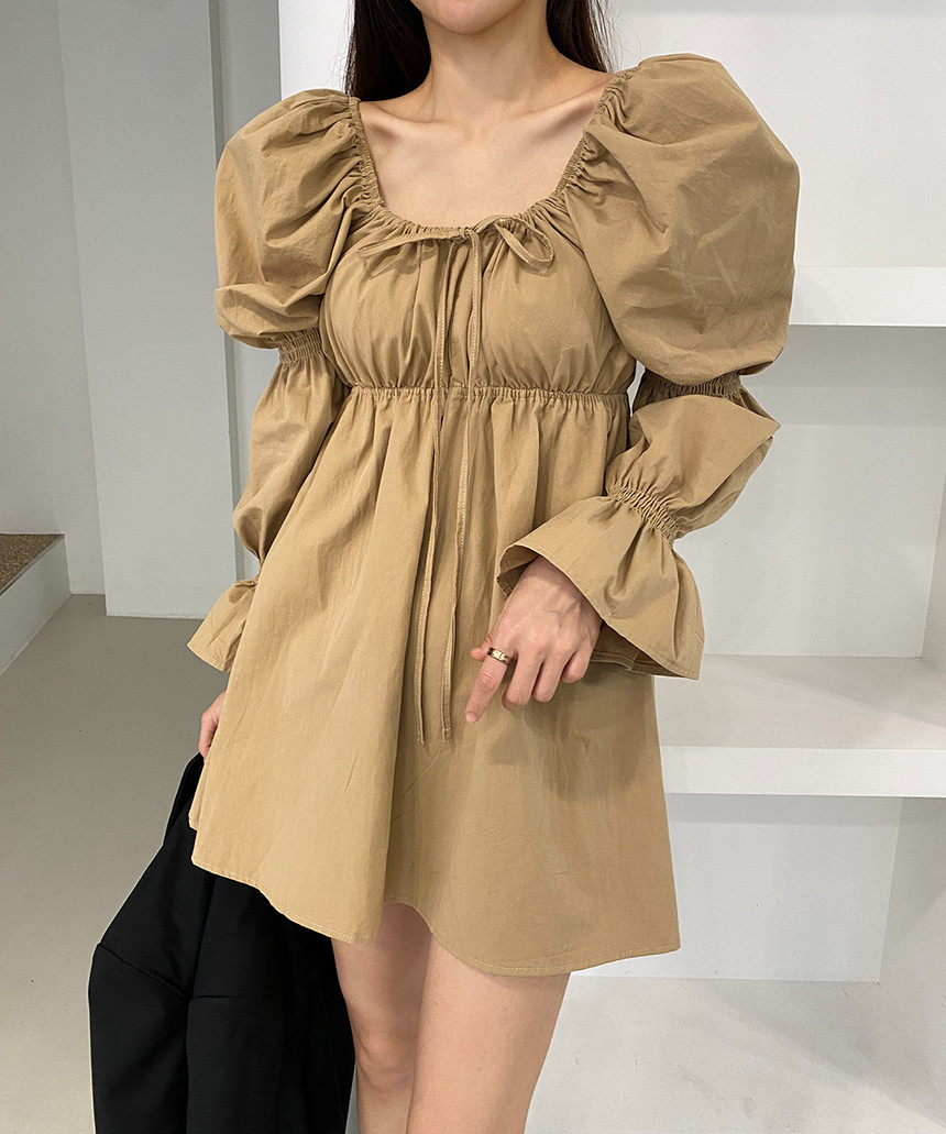 Size update Korean chic spring niche sexy puff sleeve pleated waist reversible petite dress