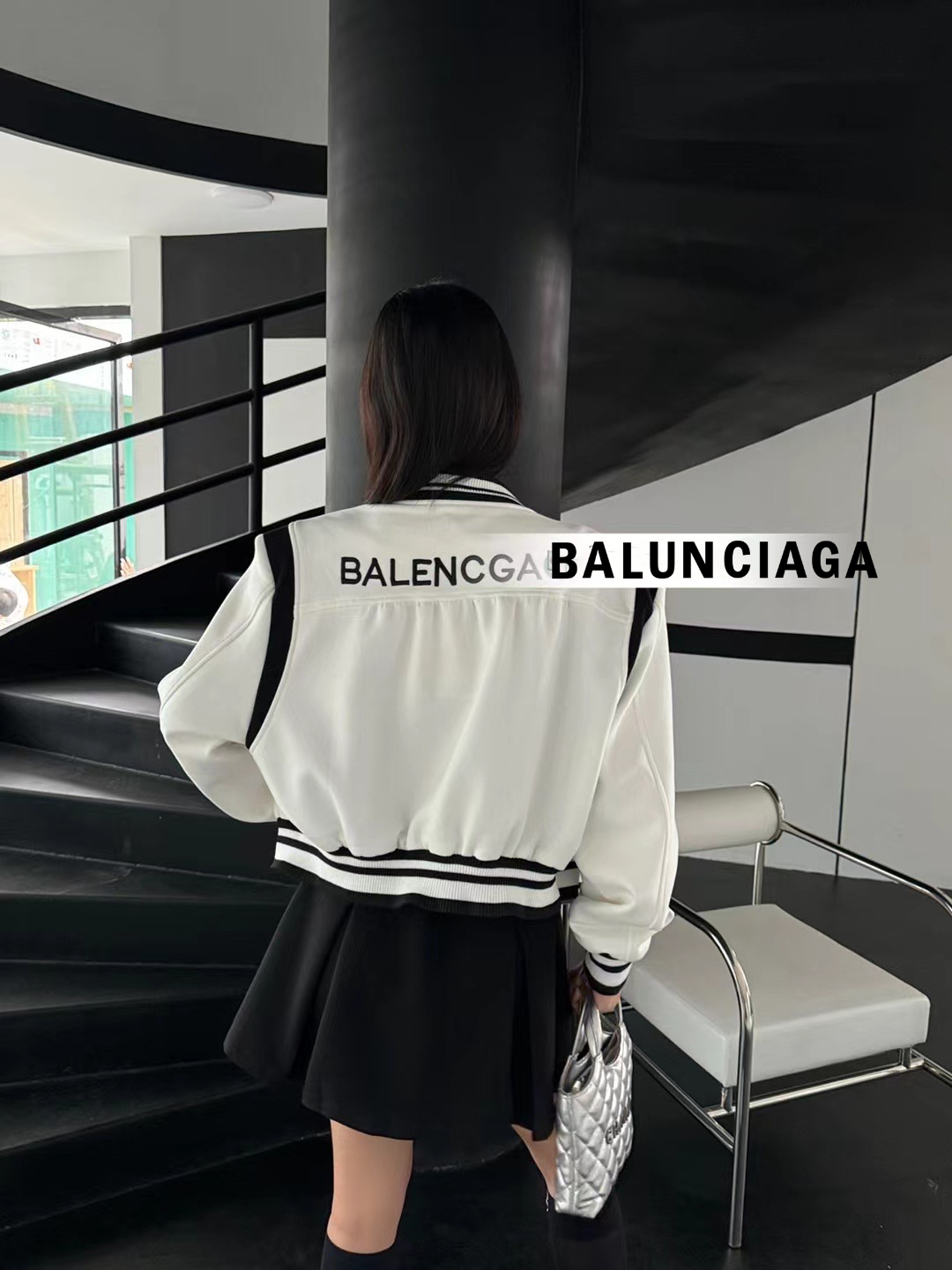 2024 Spring and Autumn New American Baseball Uniforms for Women Black and White Contrast Color Design Short High Street Jacket Loose Jacket