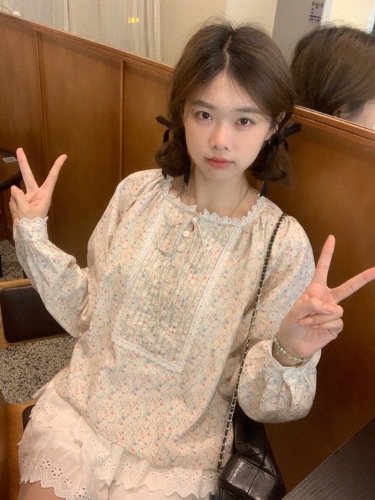 Actual shot~Korean style spring sweet girl girly long-sleeved lace floral pleated lace-up shirt~