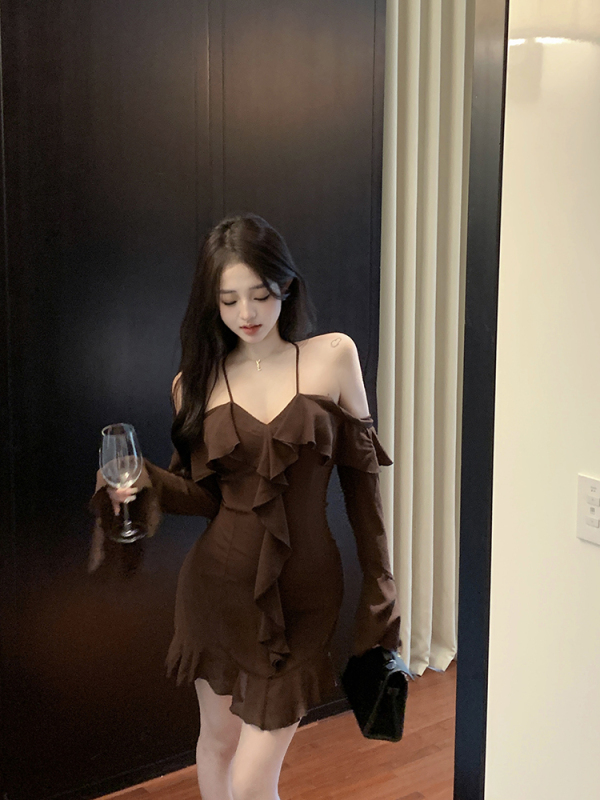 實拍 咖啡色飄逸荷葉袖性感修身包臀露肩連衣裙女