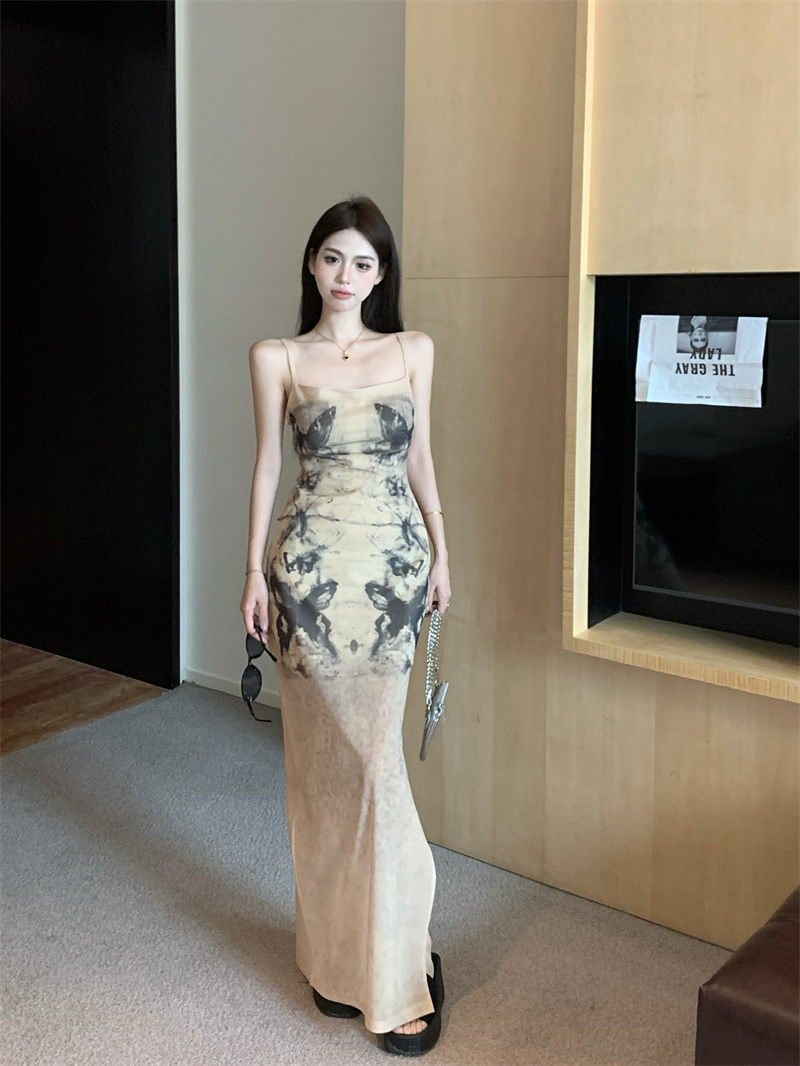 Actual shot of butterfly tie-dye dress for women in summer French print waist slimming a-line suspender long skirt