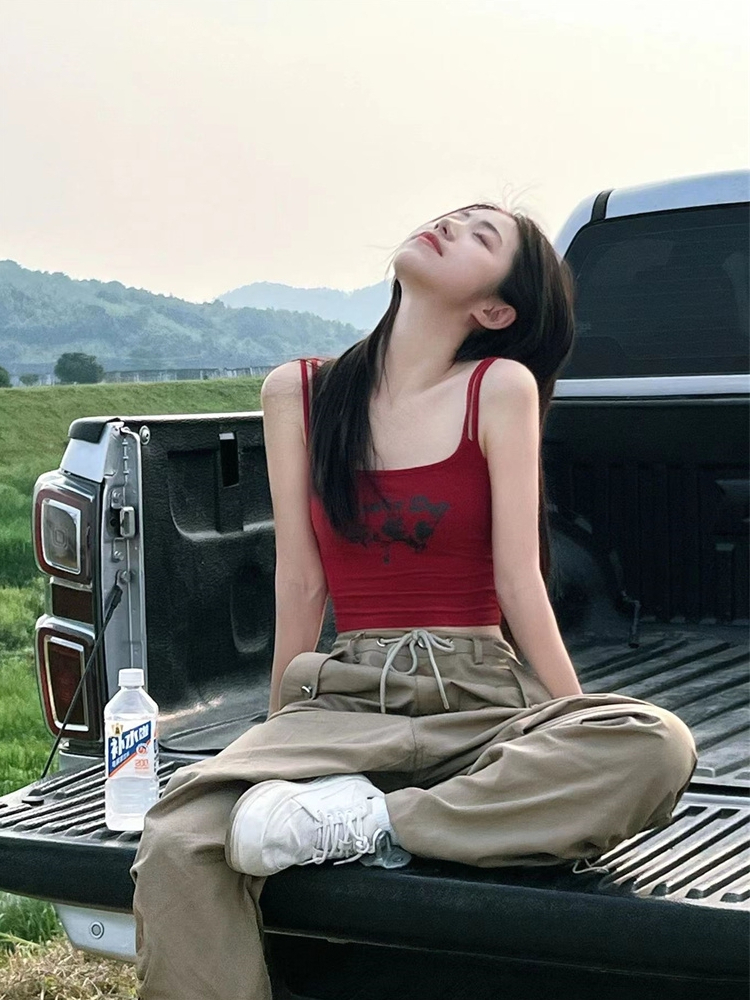 夏日多巴胺穿搭雙肩帶紅色吊帶背心女港風美式甜辣無袖上衣