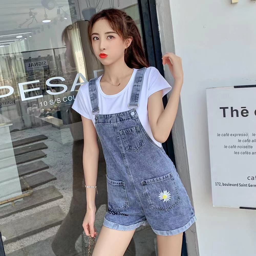 Summer 2024 new style retro internet celebrity super popular age-reducing loose curled wide-leg denim suspender shorts women's trendy pants