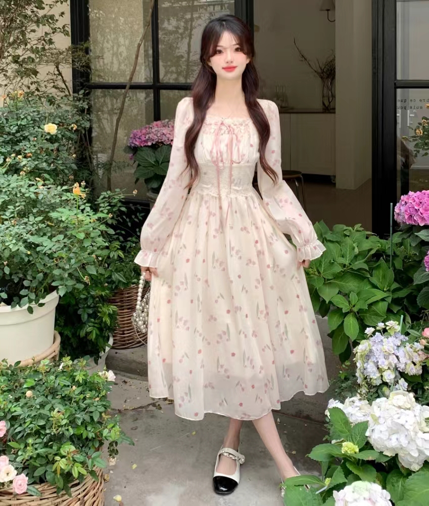 實拍  大碼女裝春秋法式方領仙女長裙印花雪紡收腰顯瘦長袖連衣裙