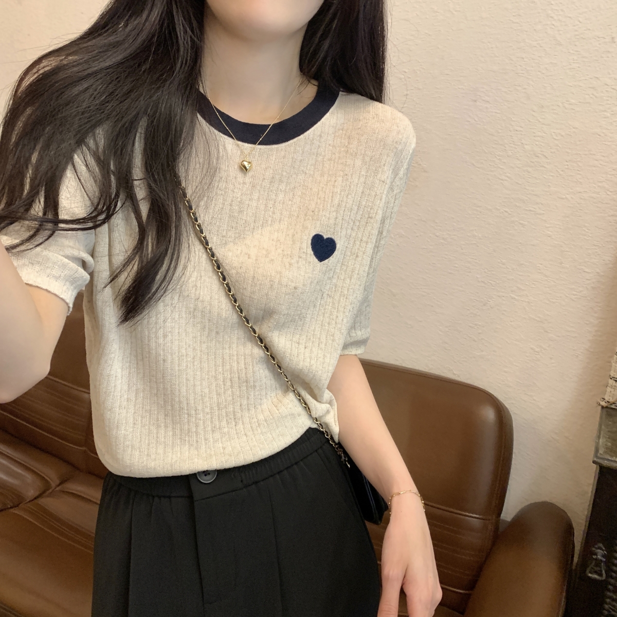 Actual shot of spring and summer Korean style loose contrasting color love embroidered pit strip design versatile knitted short-sleeved top