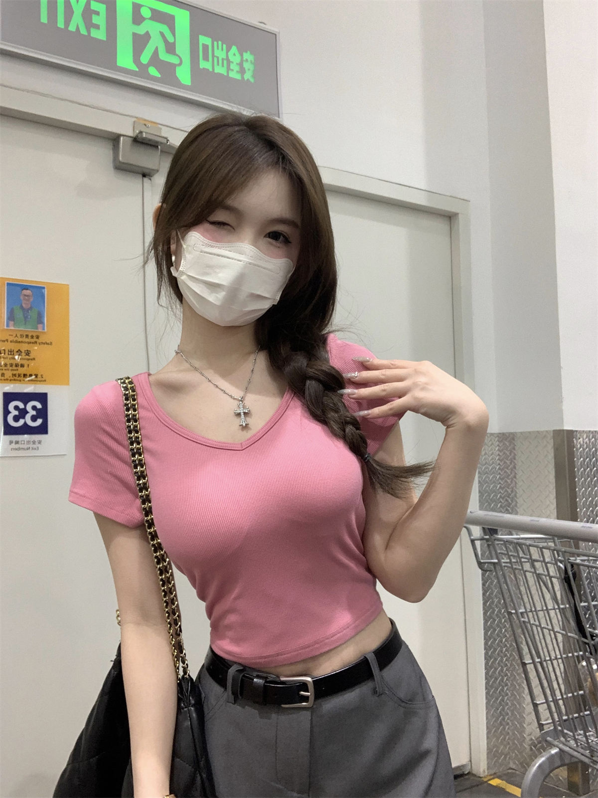 實拍 春夏韓版v領純欲修身純色帶胸墊純棉短袖T恤女上衣