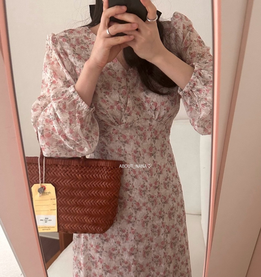 韓國chic春季新款法式優雅V領交叉系帶收腰顯瘦碎花雪紡連衣裙女