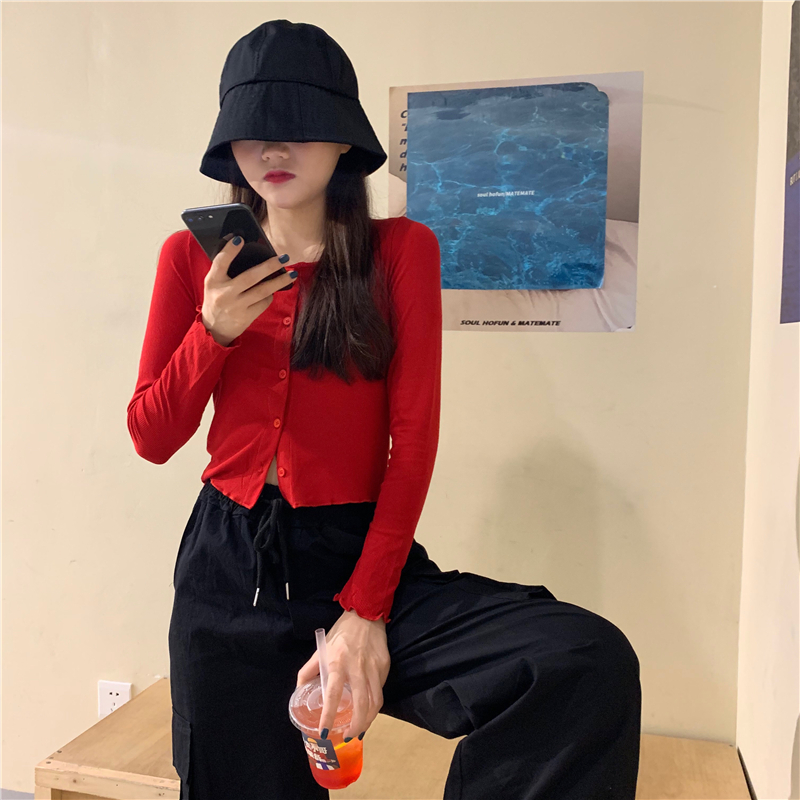 實拍~ 敲軟糯的少女感紐扣修身長袖T恤