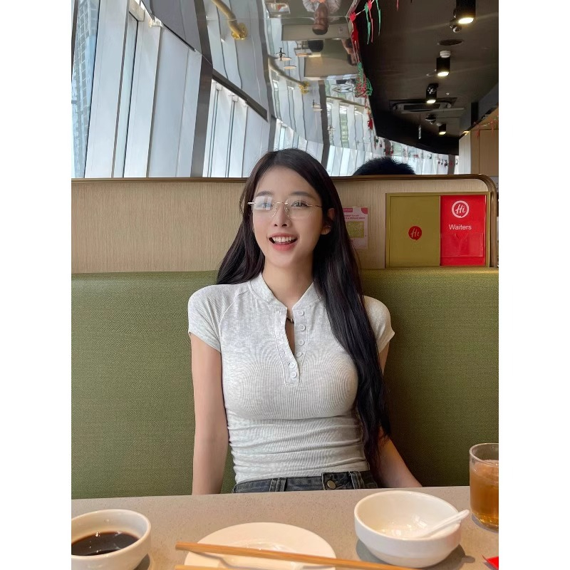 純欲辣妹正肩v領短袖t恤女夏季修身顯瘦美式高腰短款半袖別致上衣