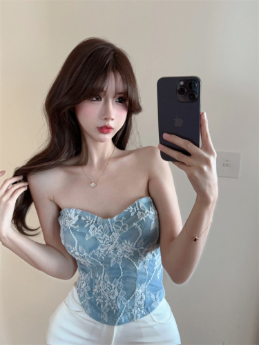 Actual shot ~ Temperament niche fashion atmosphere waist-reducing age-reducing lace tube top design slim slimming top