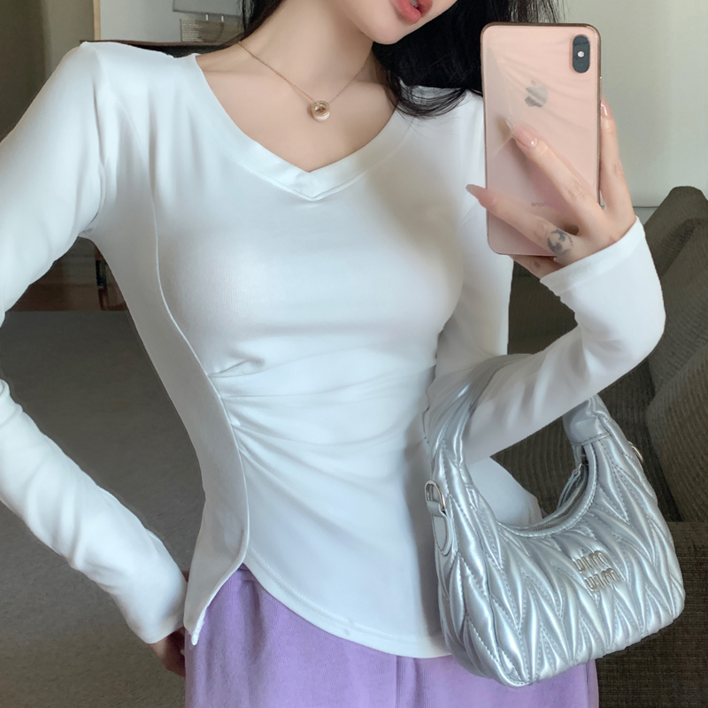 Real shot of irregular pleated hem design, slimming and versatile bottoming shirt, chic slit long-sleeved pure lust top for women