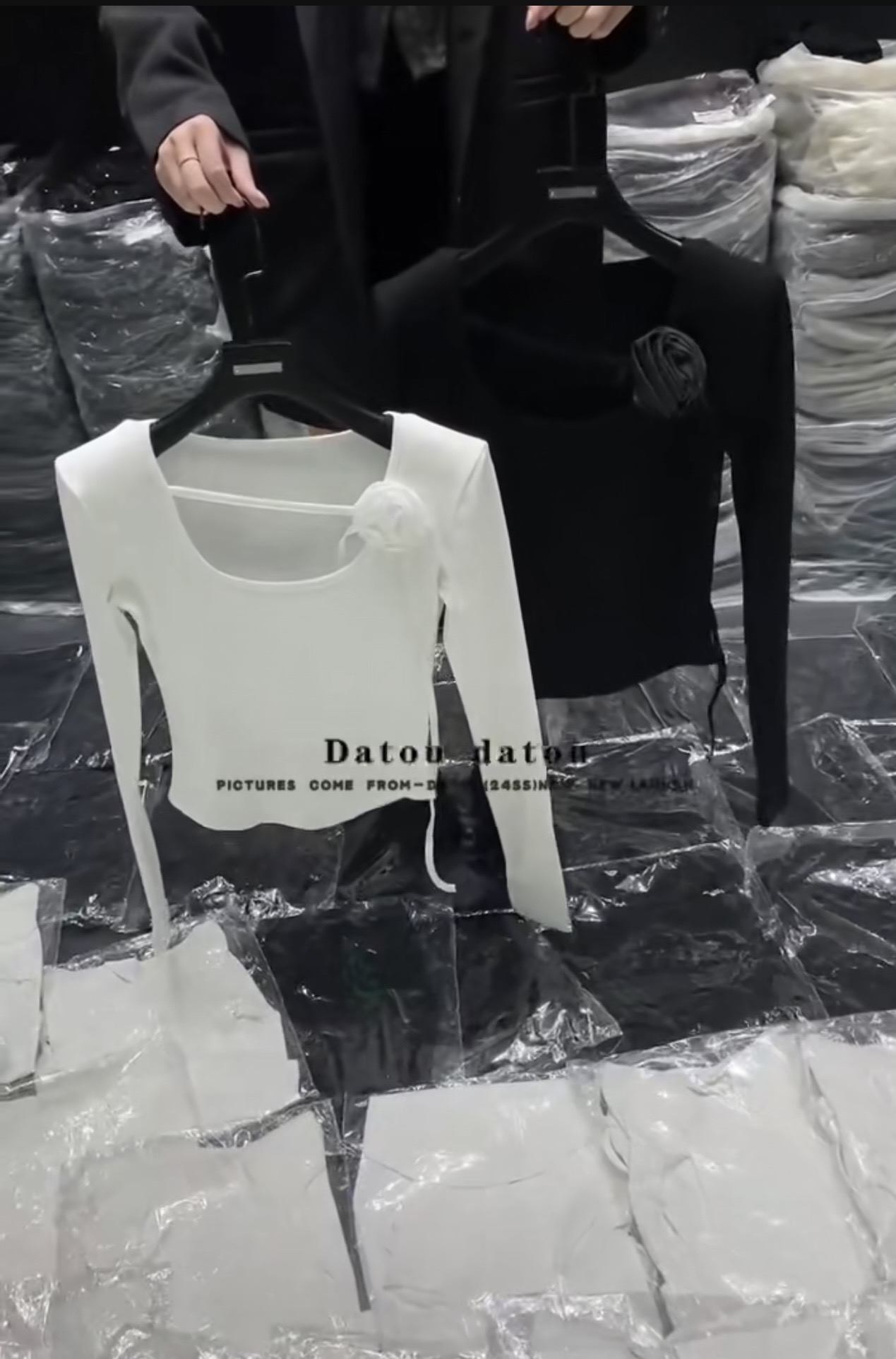 Dongdaemun 2024 Spring New Korean Style Three-dimensional Flower Pure Desire Hot Girl Showing Breasts and Slimming U-neck Bottoming Top for Women