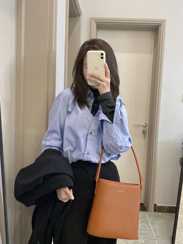 New trendy spring blue long-sleeved shirt for women with niche fashionable age-reducing tops and bottoming shirts