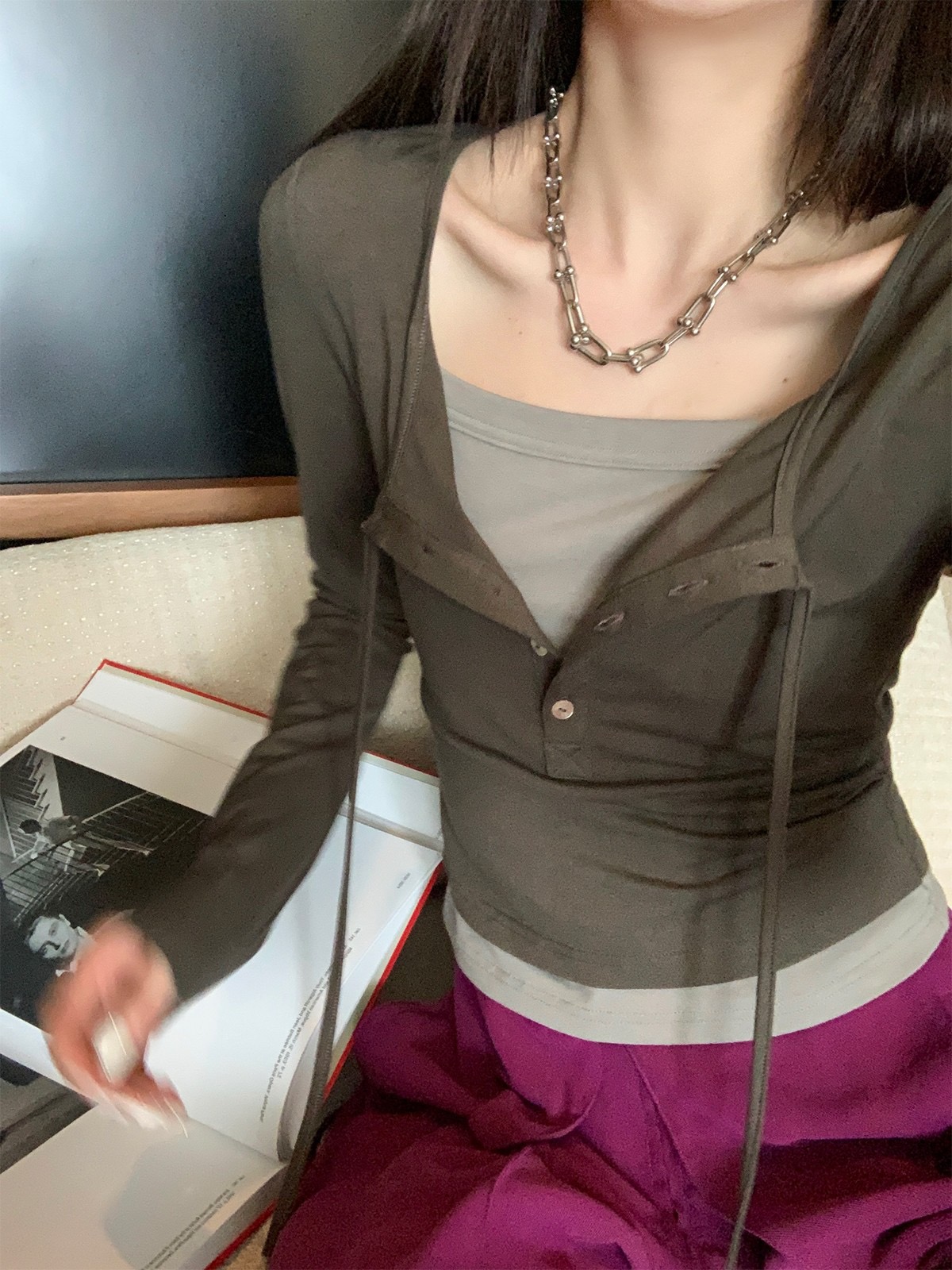 Already shipped Korean high-end long-sleeved T-shirt bottoming shirt design niche short top spring new style