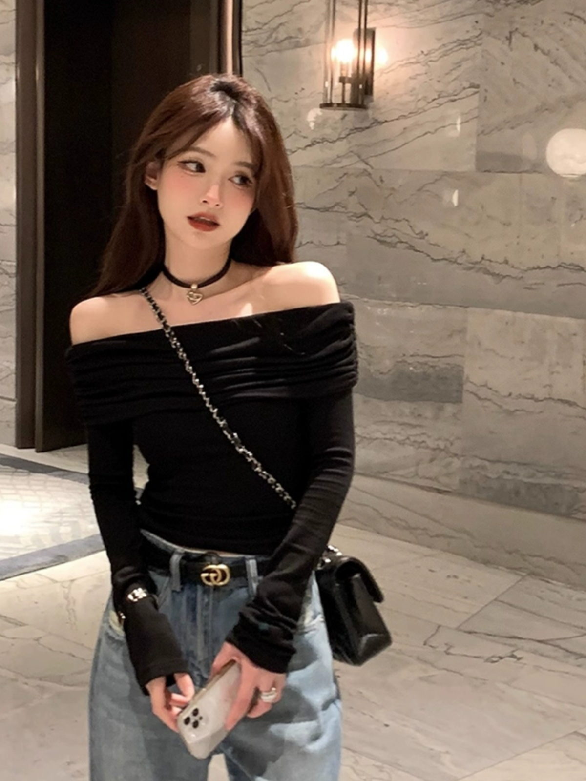 French one-shoulder top, fashionable bottoming shirt, slim off-shoulder sweet and spicy bottoming shirt