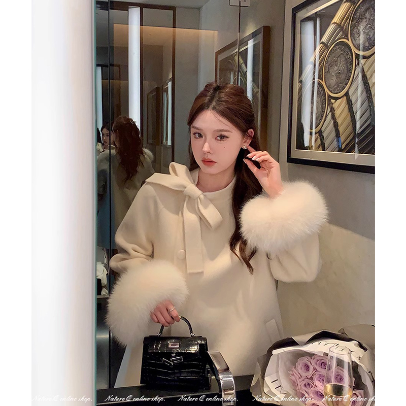 Rich family daughter's woolen splicing fox fur cloak woolen coat for women red New Year woolen coat for women