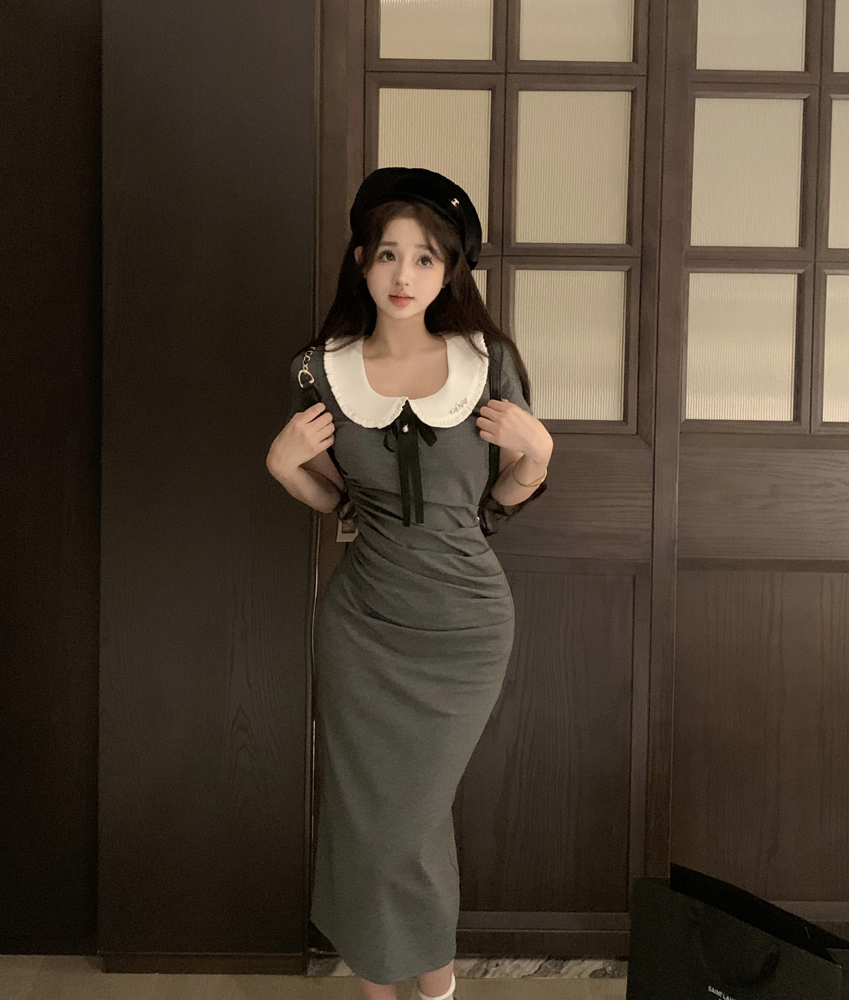 Real shot ~ Doll collar pleated design, slimming, slim fit, mid-length dress, niche skirt