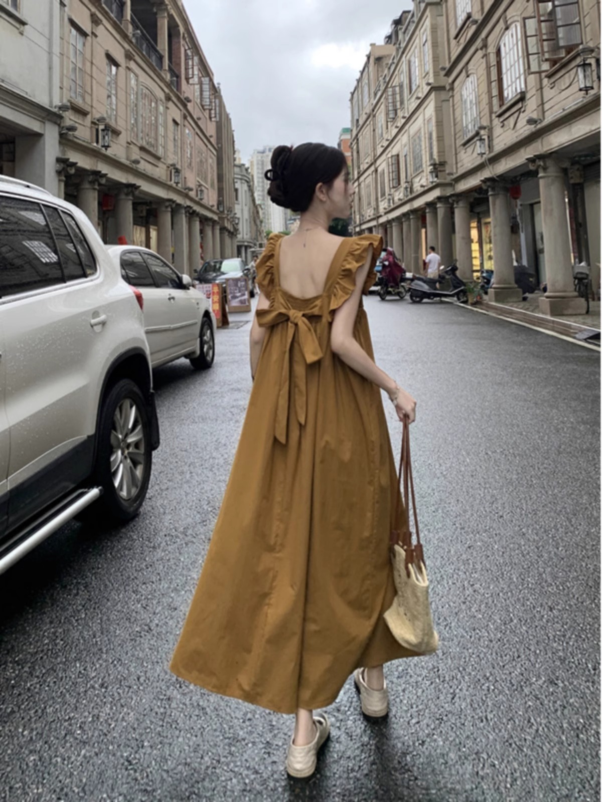 Bow tie backless skirt seaside skirt women's French temperament square neck small flying sleeve dress vacation style long skirt