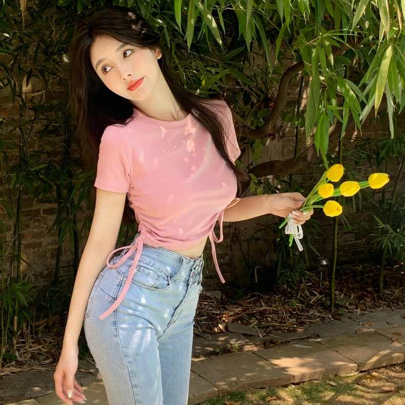 Hong Kong style sexy high-waisted navel-baring tight-fitting short-sleeved T-shirt for women with niche design and gentle top
