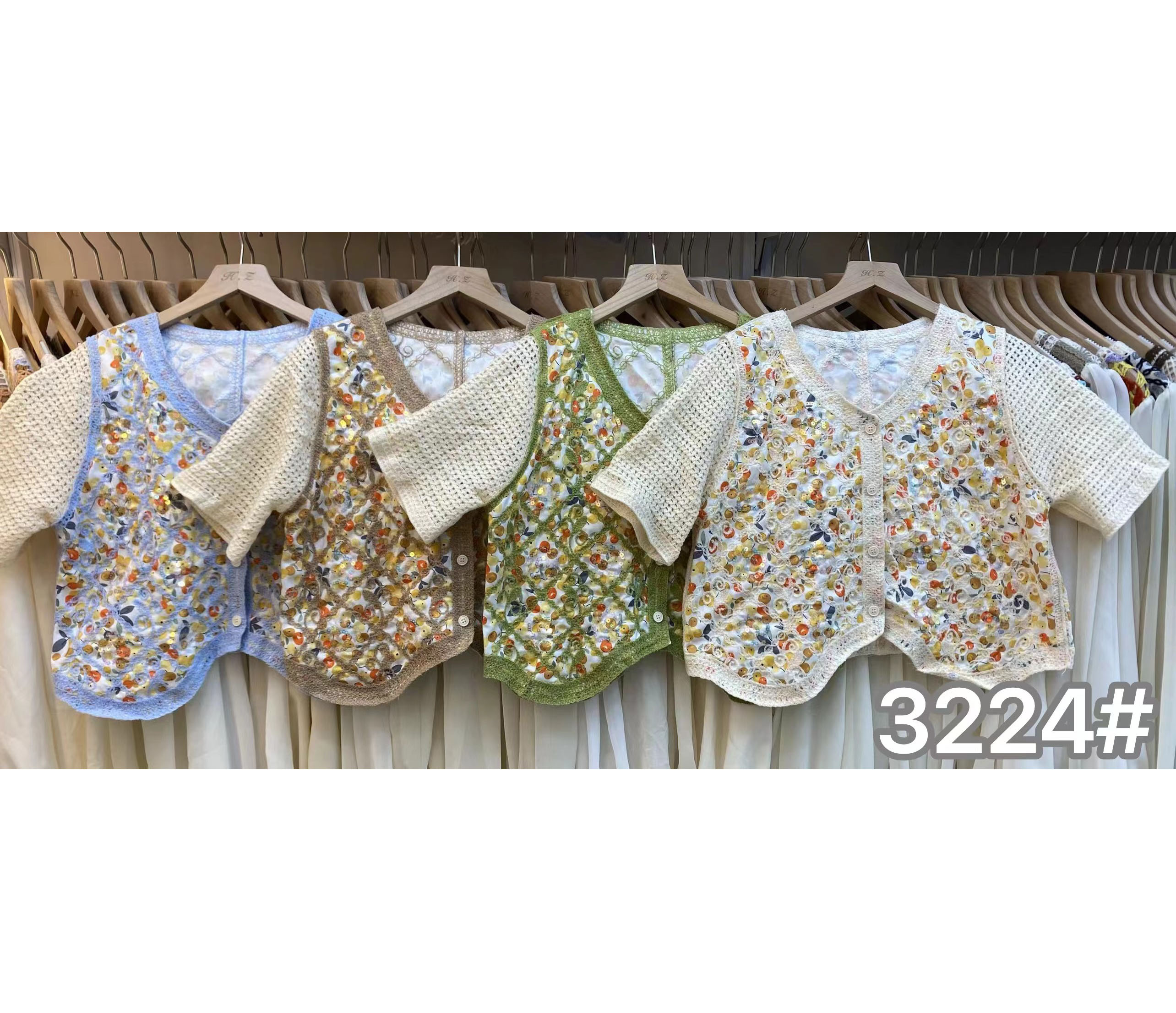 2024 French chic little fragrance top hollow crochet knitted short-sleeved shirt for women with a niche design in summer