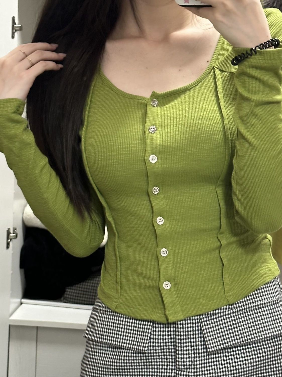 Already shipped Korean simple style solid color large U-neck slim fit design T-shirt basic long-sleeved top for women in autumn