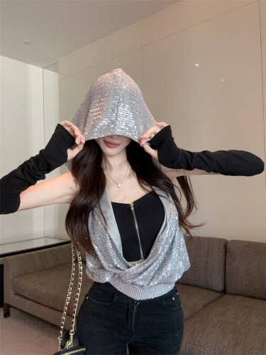 Actual shot~Cool and cool girl’s street design zipper halter neck T-shirt paired with a sequin-decorated hooded vest two-piece set