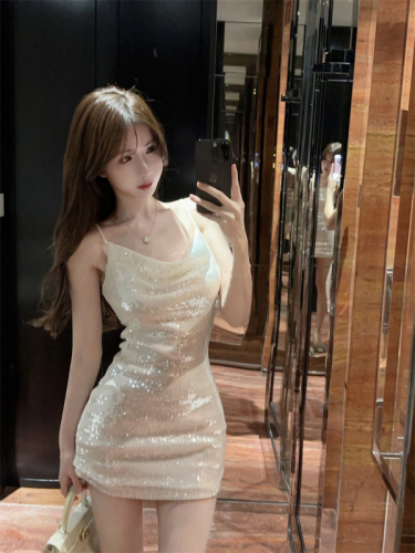 Real shot ~ High-end hot girl sequined sexy suspender dress pure lust temperament waist slimming short skirt covering the buttocks