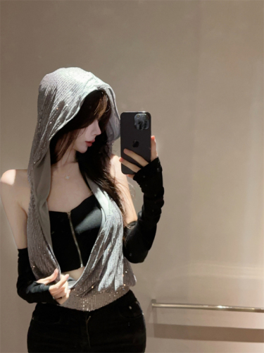 Actual shot~Cool and cool girl’s street design zipper halter neck T-shirt paired with a sequin-decorated hooded vest two-piece set