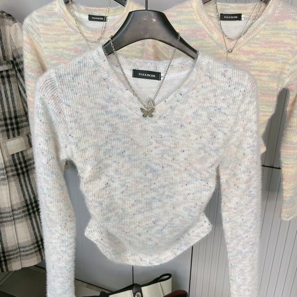 Already shipped Rainbow striped soft waxy V-neck top for women with design niche spring inner top for women