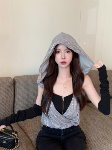 Actual shot~Cool and cool girl’s street design zipper halter neck T-shirt paired with a sequin-decorated hooded vest two-piece set