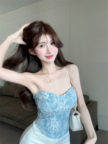 Actual shot ~ Temperament niche fashion atmosphere waist-reducing age-reducing lace tube top design slim slimming top