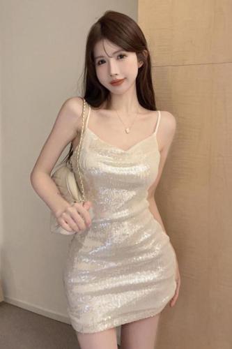 Real shot ~ High-end hot girl sequined sexy suspender dress pure lust temperament waist slimming short skirt covering the buttocks