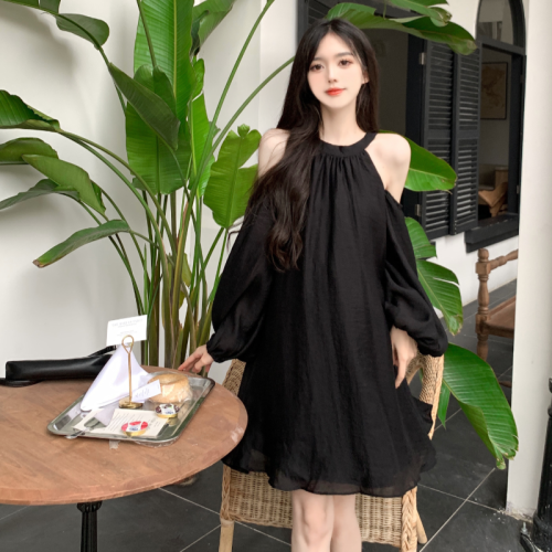 Actual shot of 2024 new pure desire halterneck off-shoulder fairy dress Korean style loose long-sleeved light luxury temperament dress