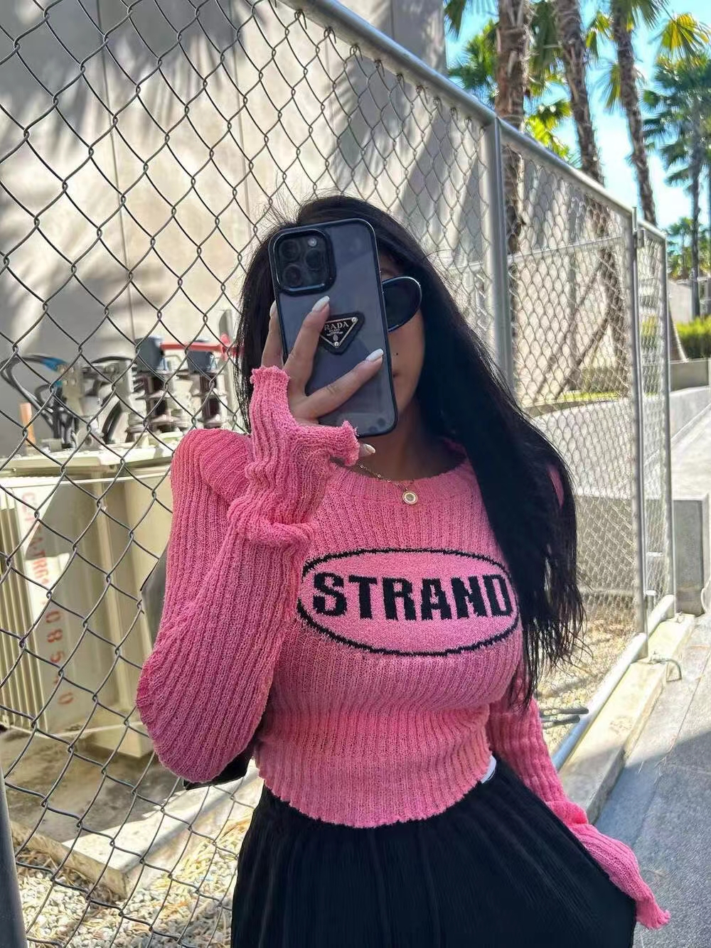 South Korea's Dongdaemun early spring new stretch shoulder pad letter embroidery hot girl pullover high waist slimming sweater