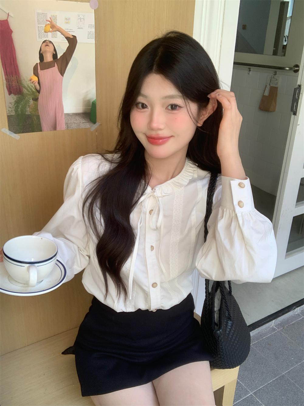 實拍v領白色泡泡袖襯衫女春寬鬆顯瘦法式上衣