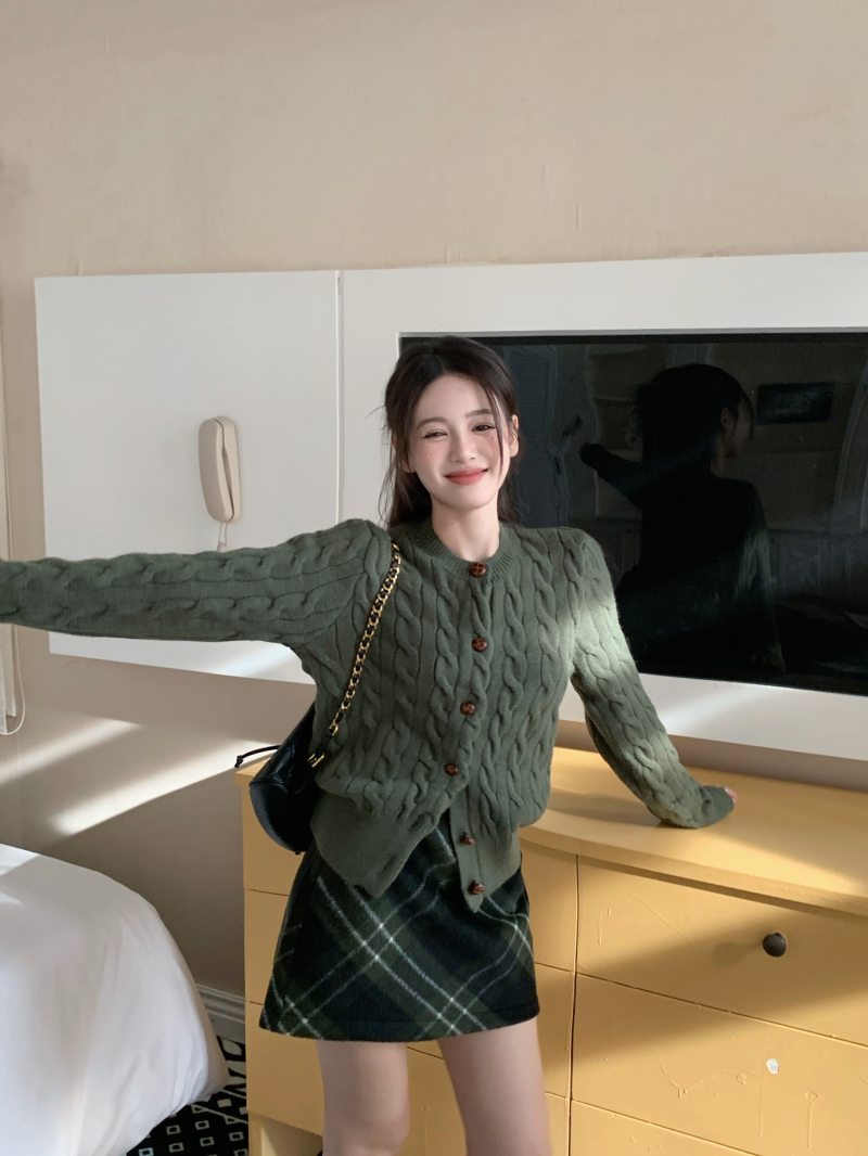 Actual shot of olive green twist, soft, waxy and thick retro cable sweater cardigan + high-waisted woolen plaid skirt