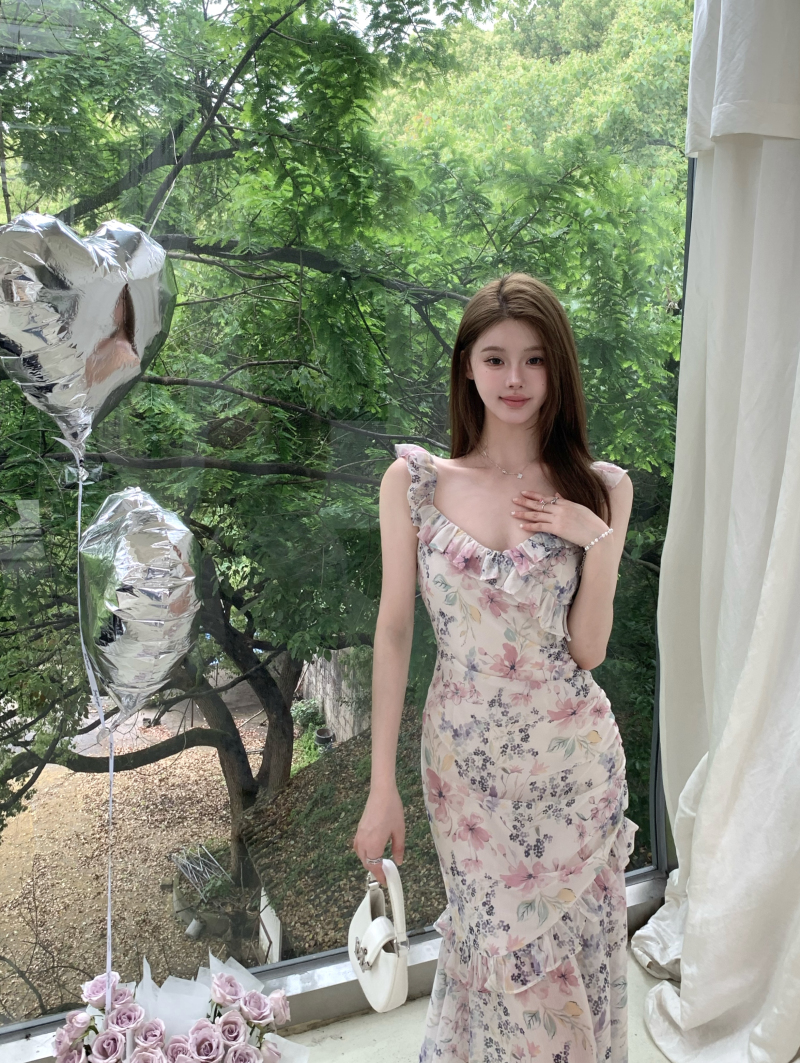 Real shot French high-end V-neck pleated slimming waist suspender floral dress