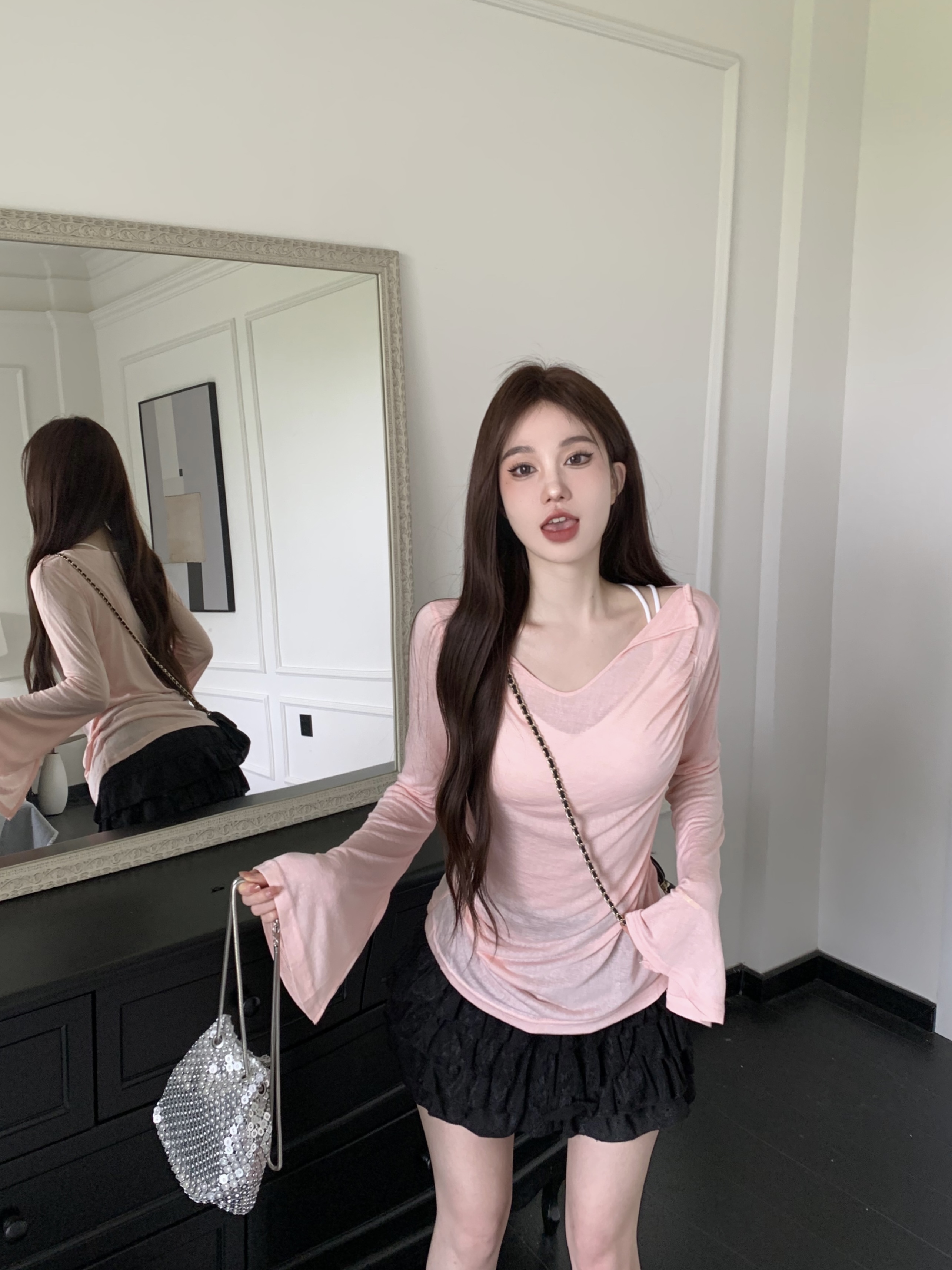 Korean style temperament long-sleeved sun protection blouse T-shirt women's niche summer thin slim fit top V-neck solid color