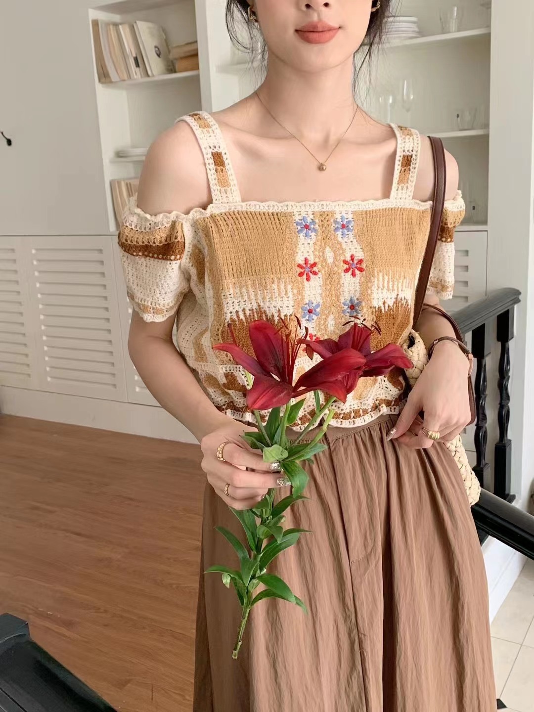 一字肩鏤空鈎花短袖針織衫女夏設計感小眾甜美獨特别致洋氣上衣