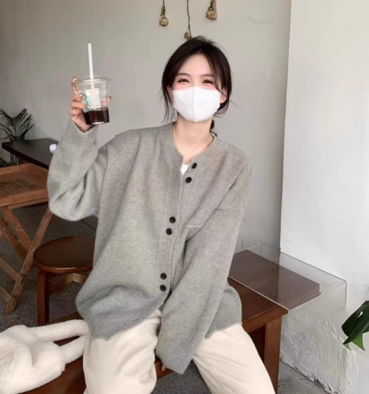 設計感圓領針織衫外套女寬鬆慵懶風春秋外搭韓系灰色毛衣開衫外穿