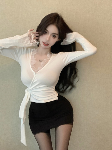 Real shot V-neck lace spring women's inner wear long-sleeved T-shirt slim hot girl short strappy top