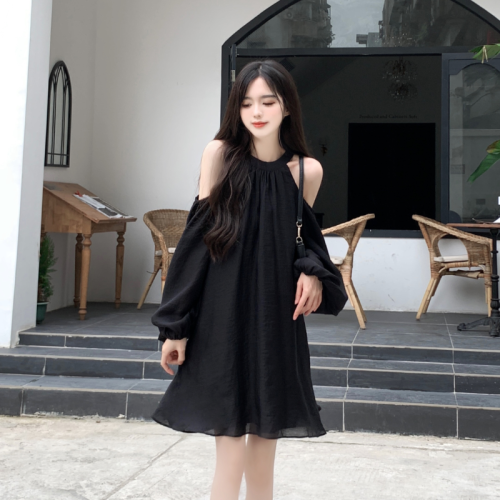 Actual shot of 2024 new pure desire halterneck off-shoulder fairy dress Korean style loose long-sleeved light luxury temperament dress