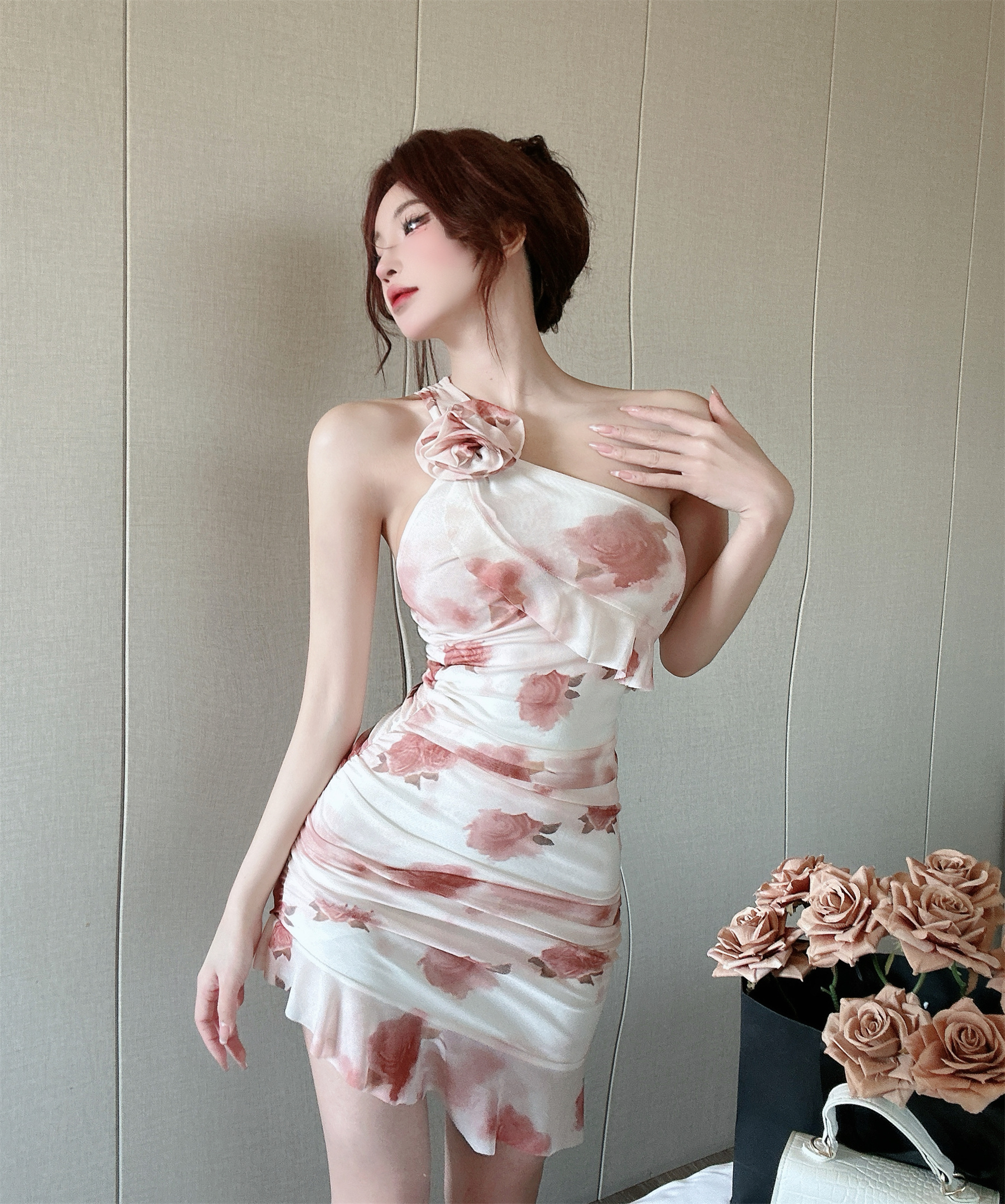 Real shot of sexy off-shoulder mesh printed ruffled off-shoulder bottoming dress