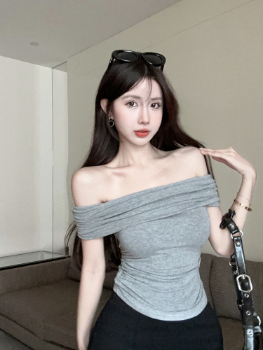 Actual shot of Pure Desire French one-shoulder women's summer dress, new slim fit, off-shoulder, chic and beautiful top