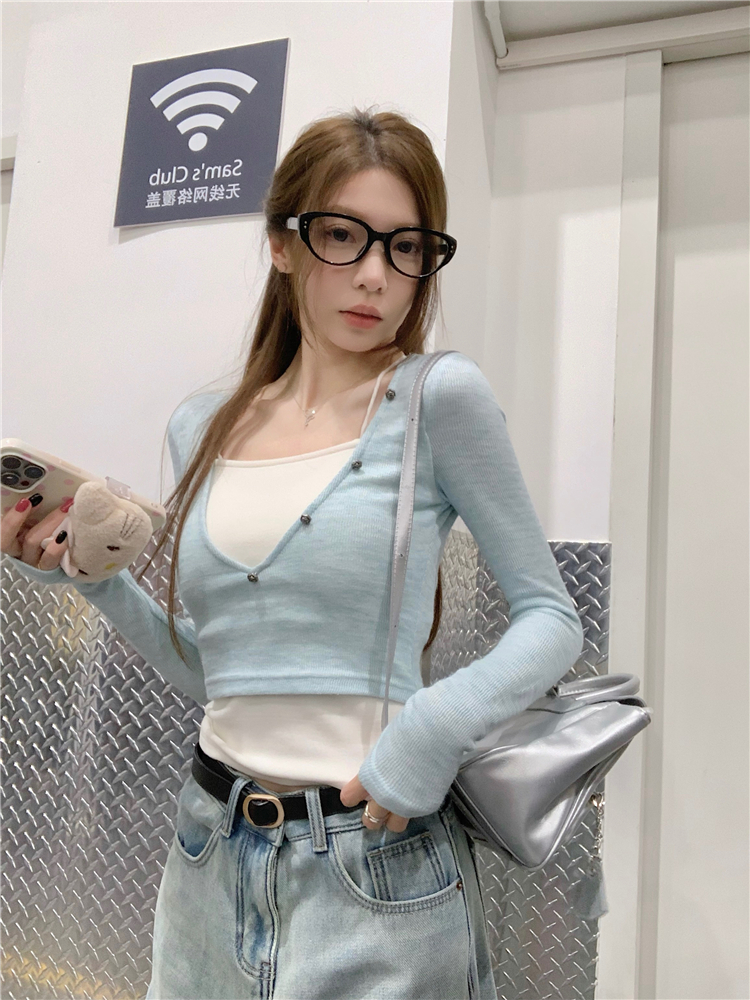 實拍~淺藍色百搭短款假兩件V領早春針織衫女